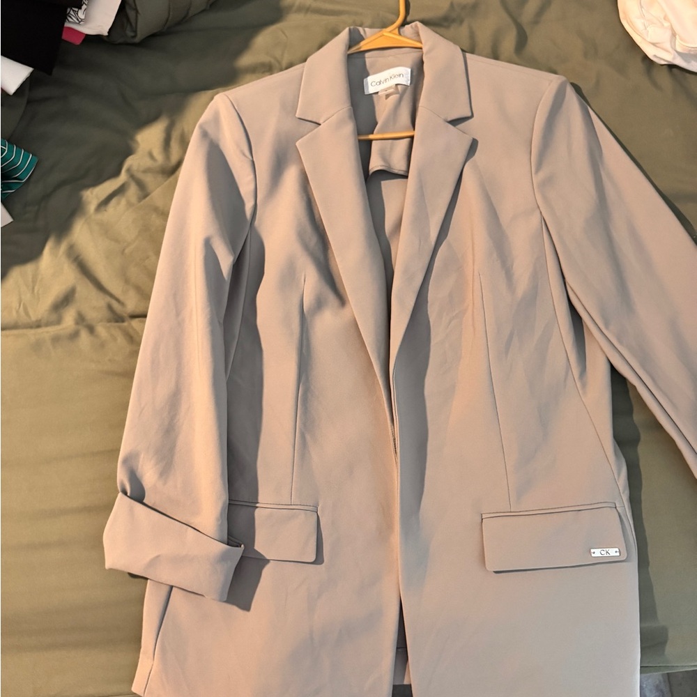 Elegant Grey Calvin Klein Blazer - Size 14